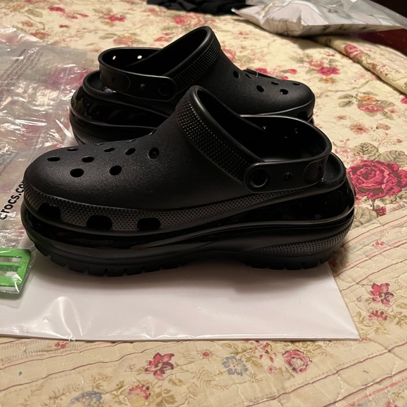 Mega Crush Platform Crocs 9 - Picture 6 of 12